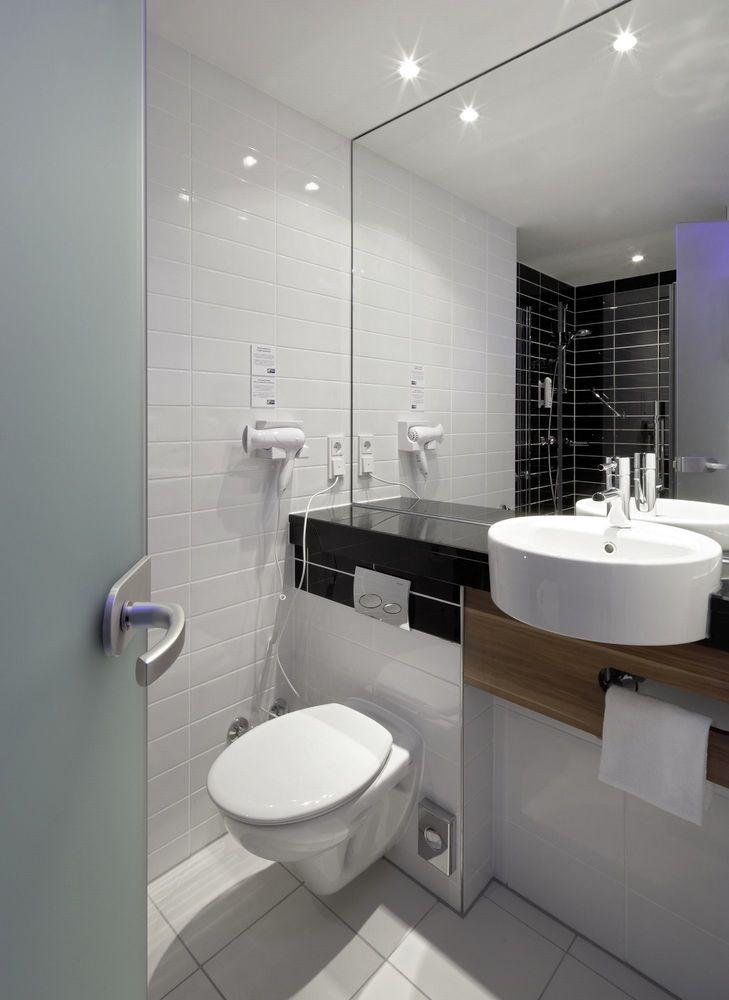 Premier Centre Hotel 3*
